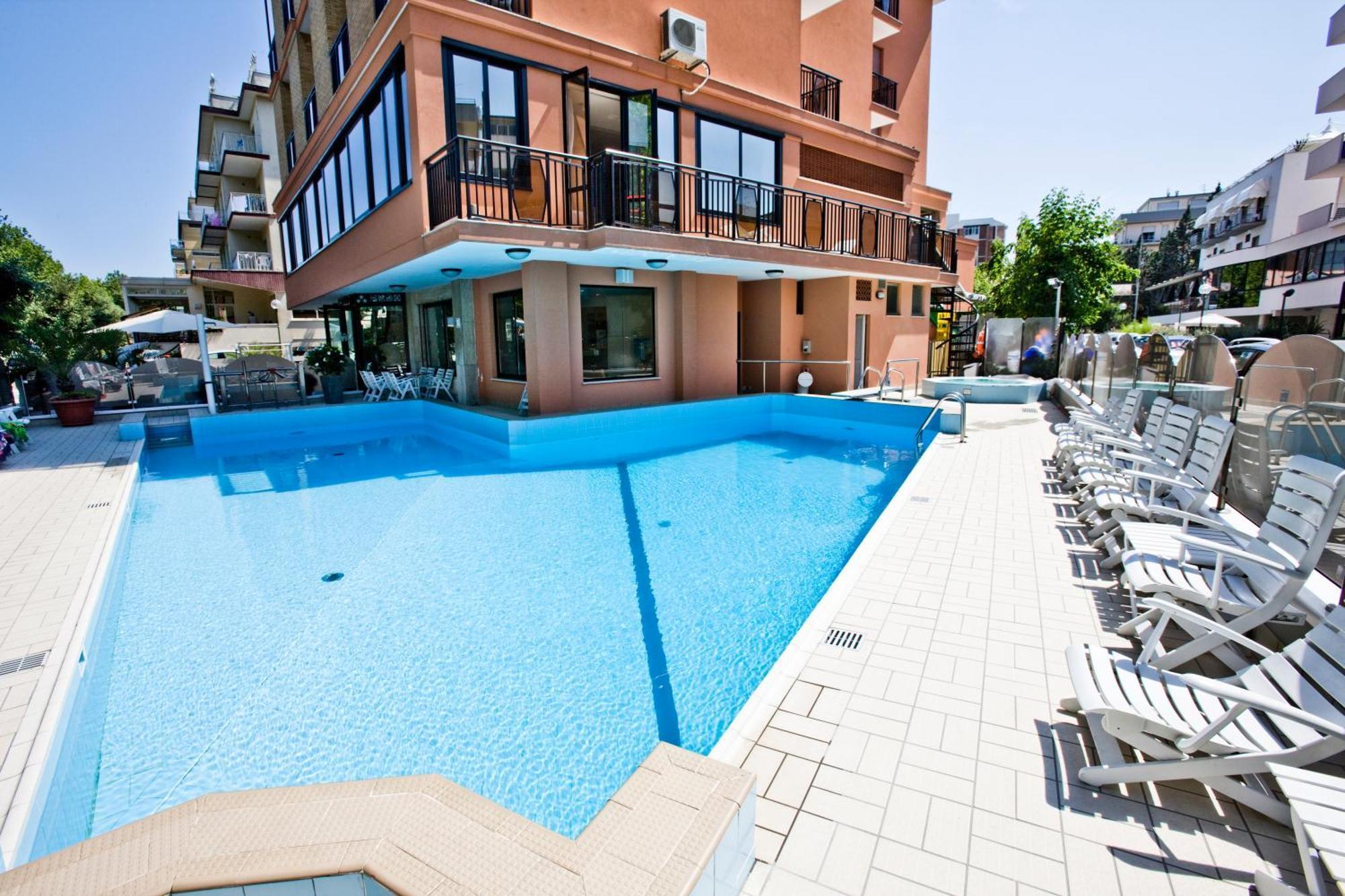 Hotel Apollo Cesenatico Esterno foto